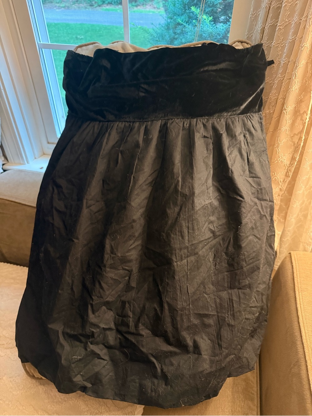 American Eagle black bubble dress w/velvet on top